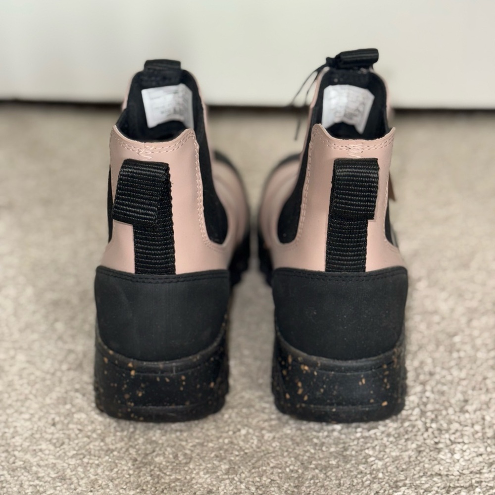 NWT Woden Women's Magda Track Waterproof Chelsea Boots - Dry Rose Pink - 6.5 - Picture 4 of 7
